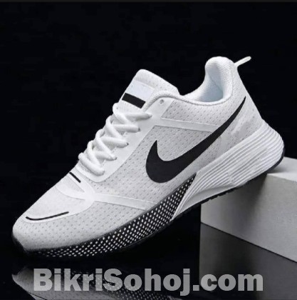 Nike Air Max / Nike Zoom running shoes in a white colorway